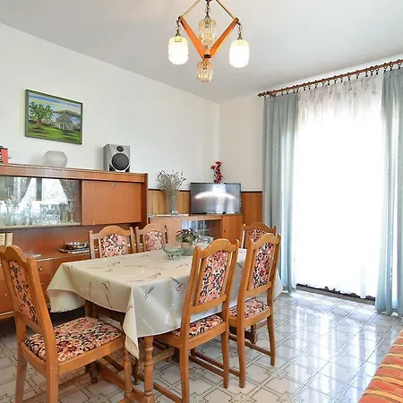 Apartment Ana 1684